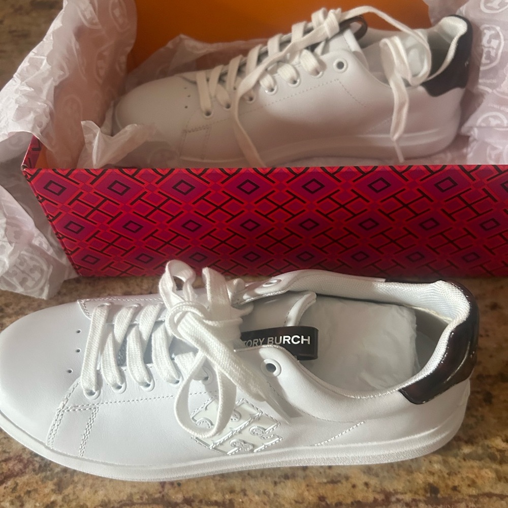 BRAND NEW ❤️Tory Burch White and Black Sneakers